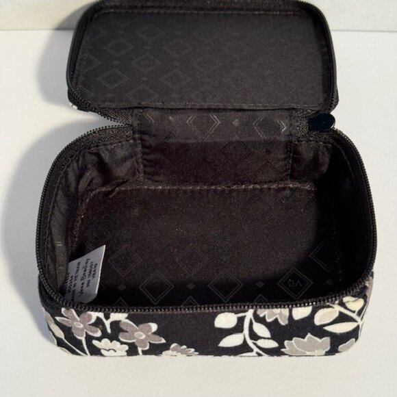Vera Bradley Black Gray White Zipper Closure Jewelry Case 4.5 x 2.5 x 1.5 inches - Picture 2 of 9